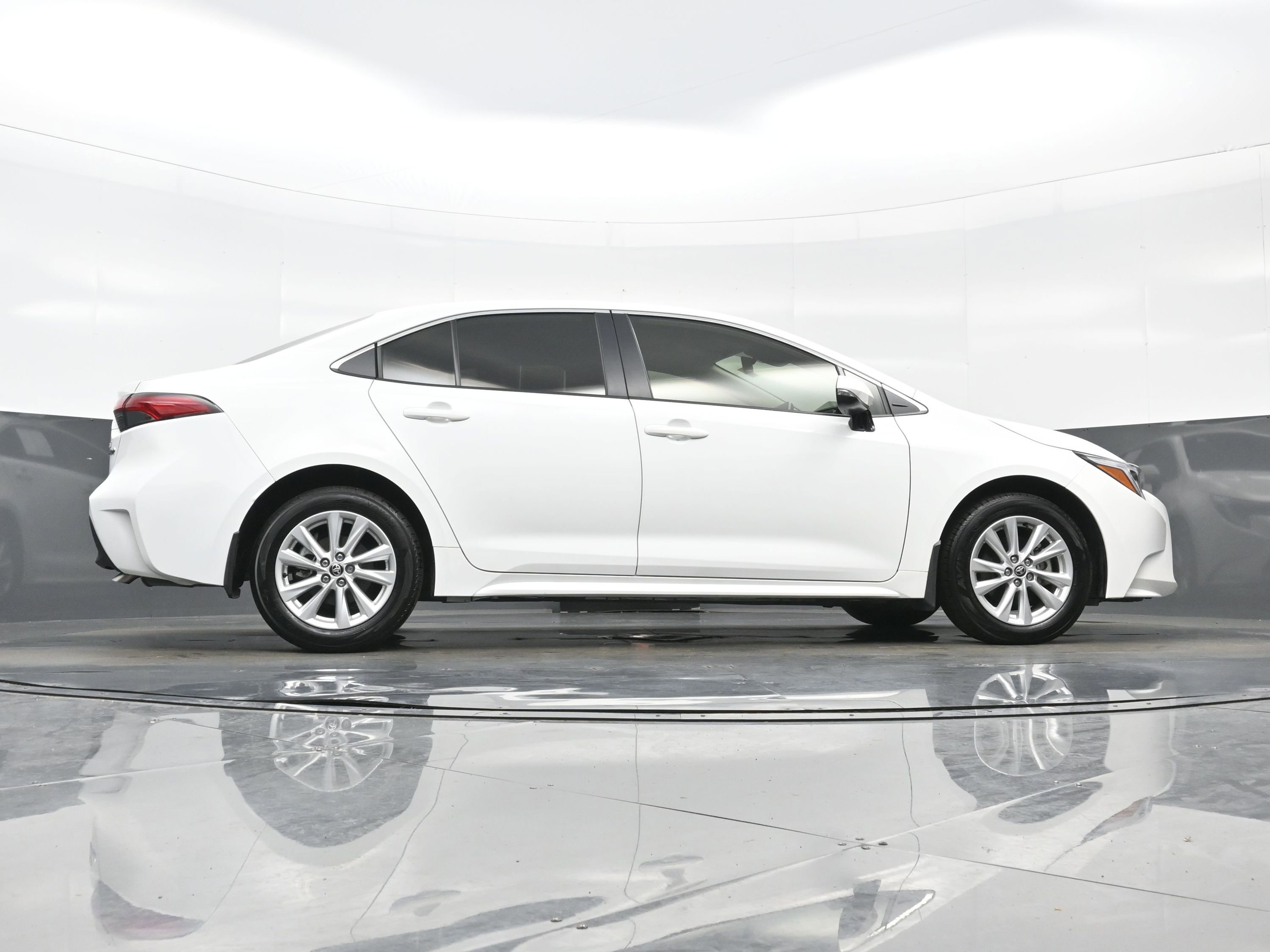Used 2024 Toyota Corolla XLE FWD image 35