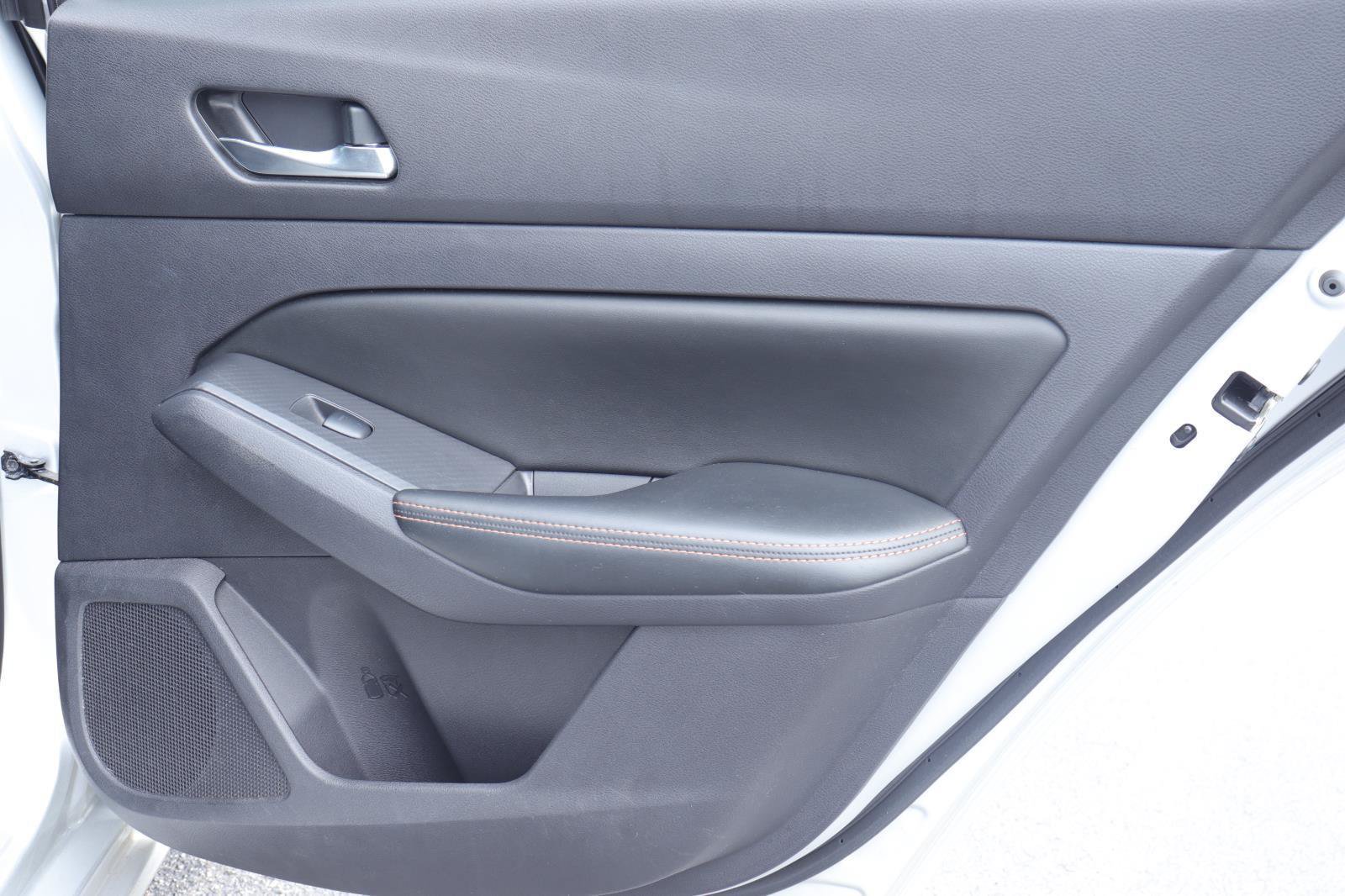 Used 2019 Nissan Altima 2.5 SR FWD image 16