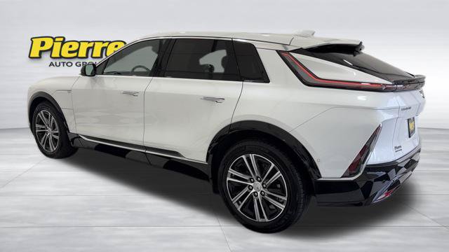 Used 2025 Cadillac Lyriq Luxury AWD/4WD image 3