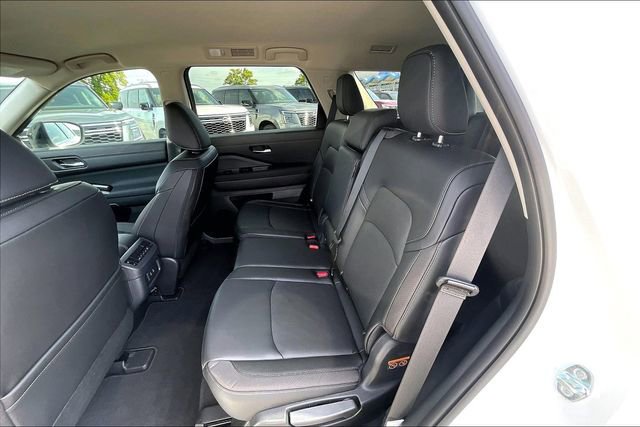New 2026 Nissan Pathfinder SL FWD image 21