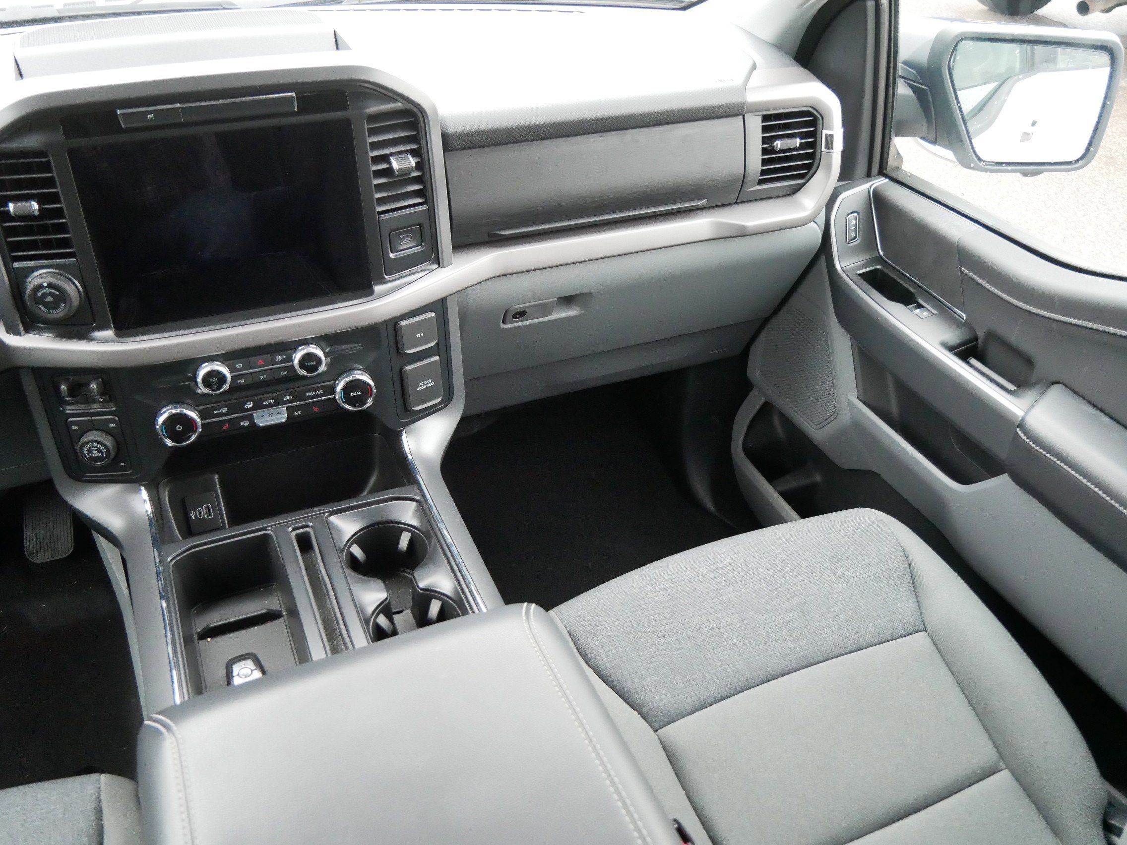 Used 2025 Ford F150 XLT w/ Equipment Group 302A MID image 11