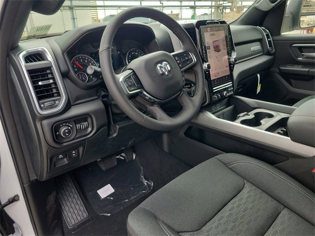 New 2026 RAM 1500 4x4 Crew Cab image 18