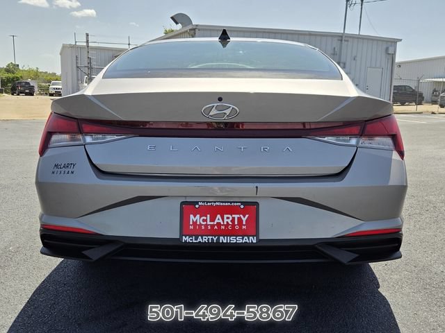 Used 2023 Hyundai Elantra SEL w/ Convenience Package FWD image 4