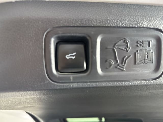 Used 2023 Ford Expedition Limited AWD/4WD image 34