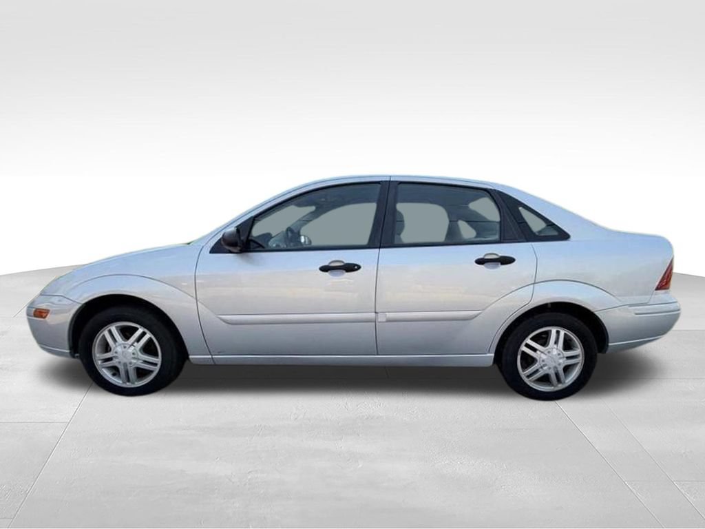 Used 2002 Ford Focus SE FWD image 2