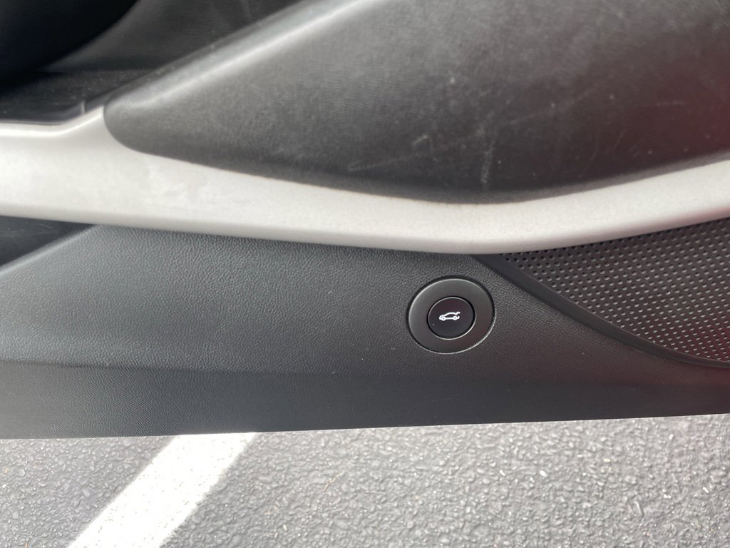 Used 2020 Chevrolet Camaro LT image 14