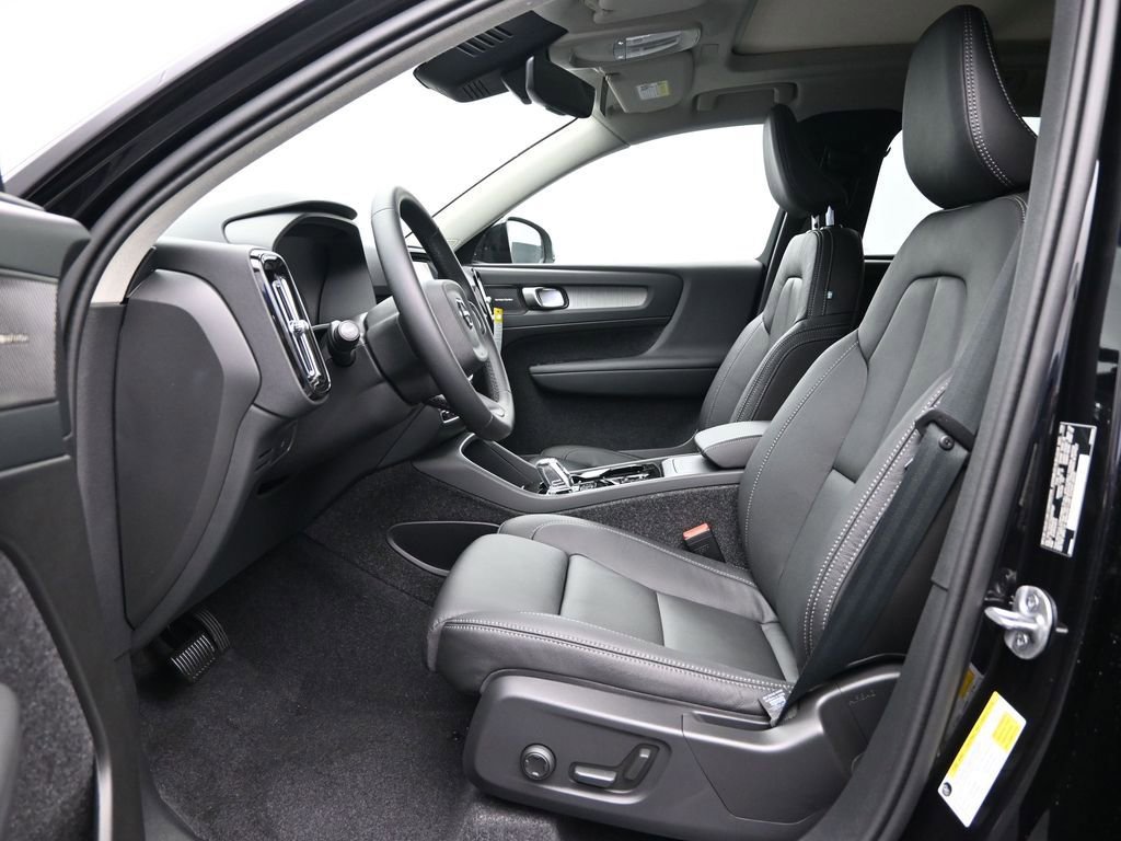 New 2025 Volvo XC40 B5 Ultra w/ Climate Package image 20