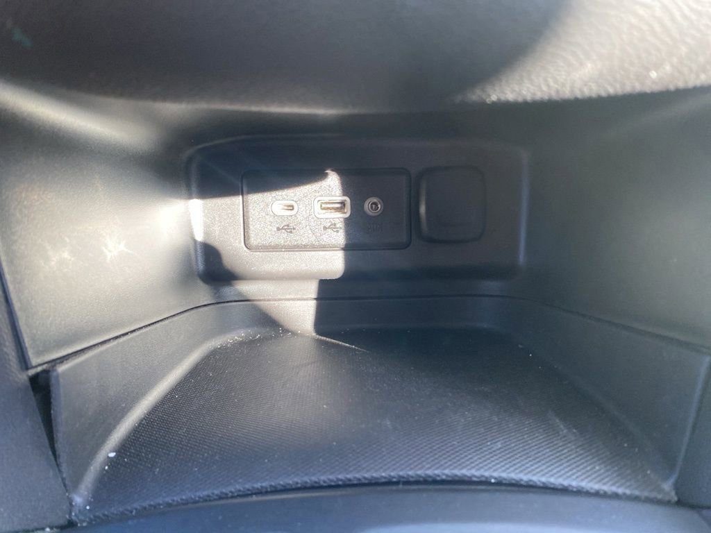 Used 2023 Chevrolet Equinox LT image 32