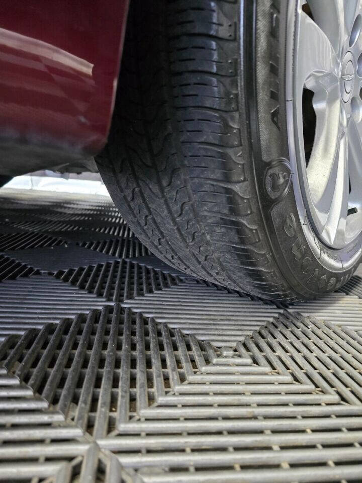 Used 2016 Chrysler 200 Limited image 32