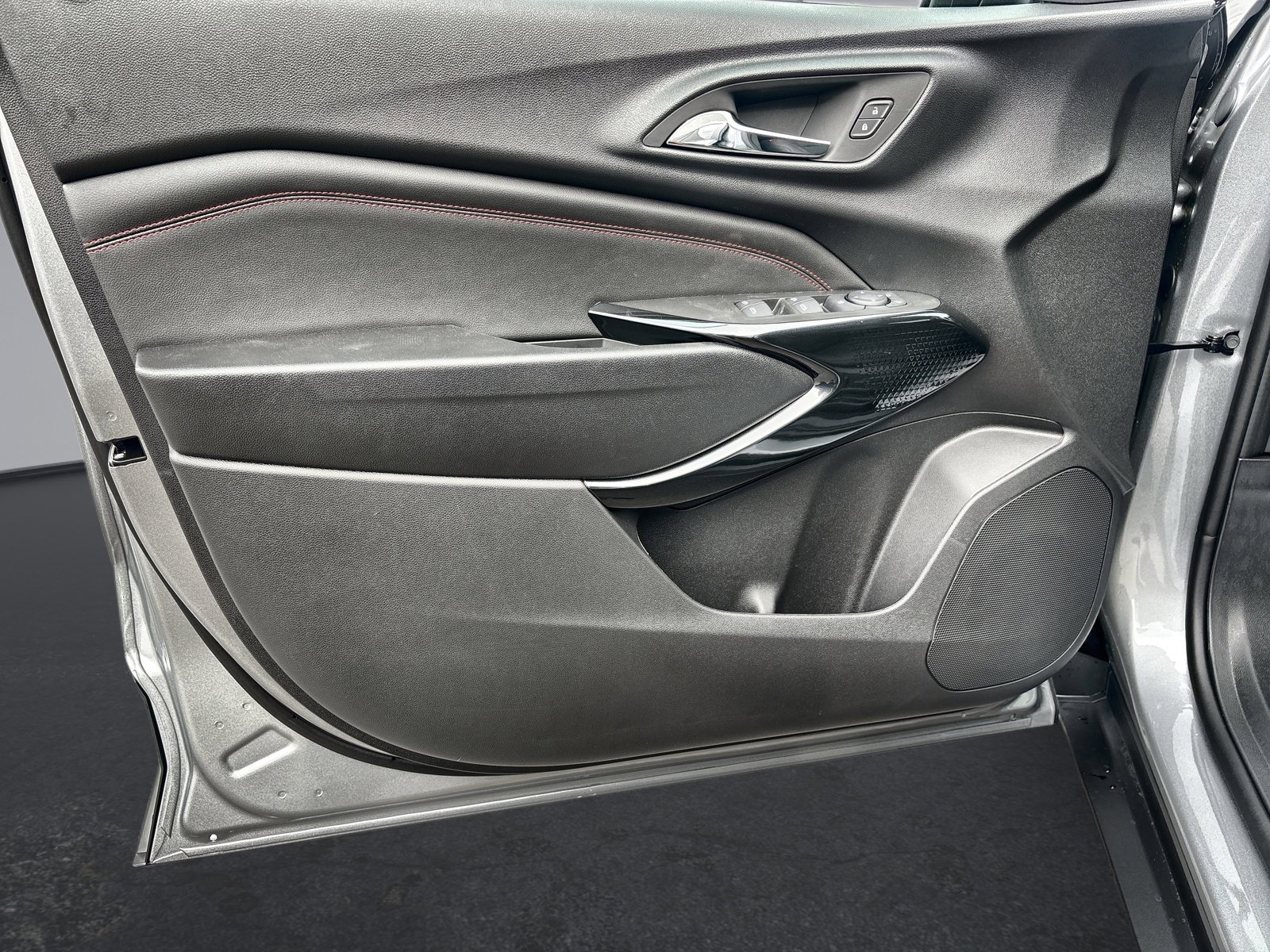 New 2026 Chevrolet Trax RS w/ Driver Confidence Package FWD image 21