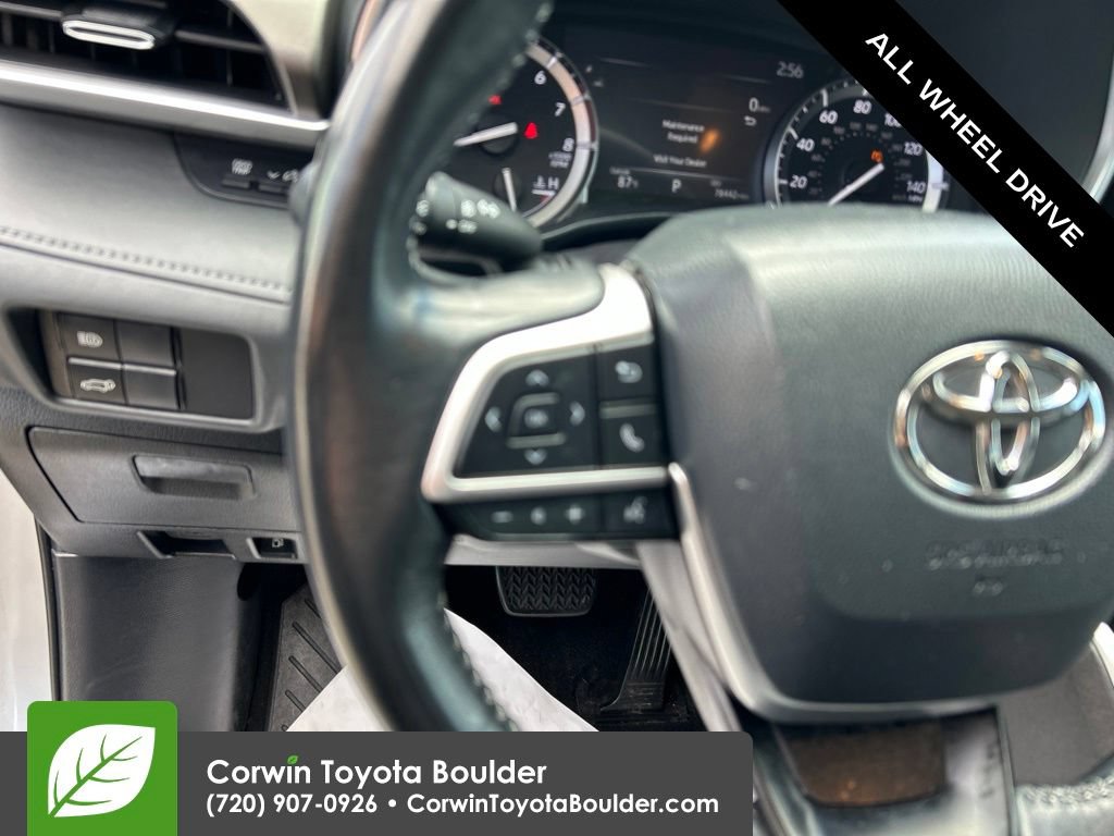Used 2022 Toyota Highlander XLE AWD/4WD image 28