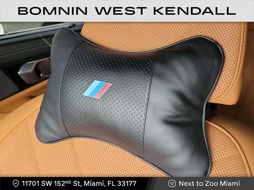 Used 2025 BMW X5 M60i image 10