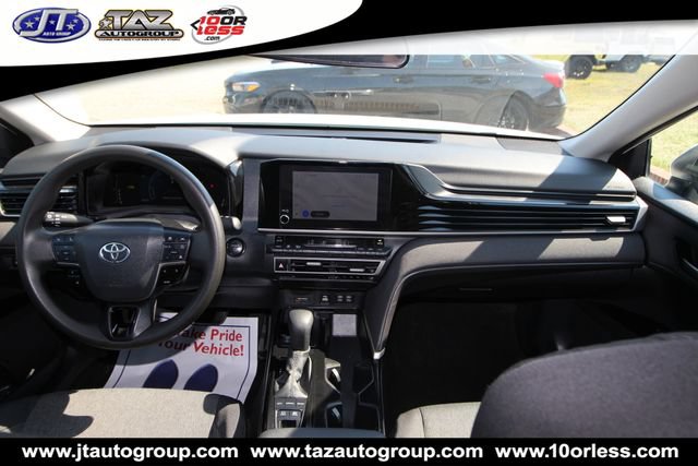 Used 2025 Toyota Camry LE FWD image 17