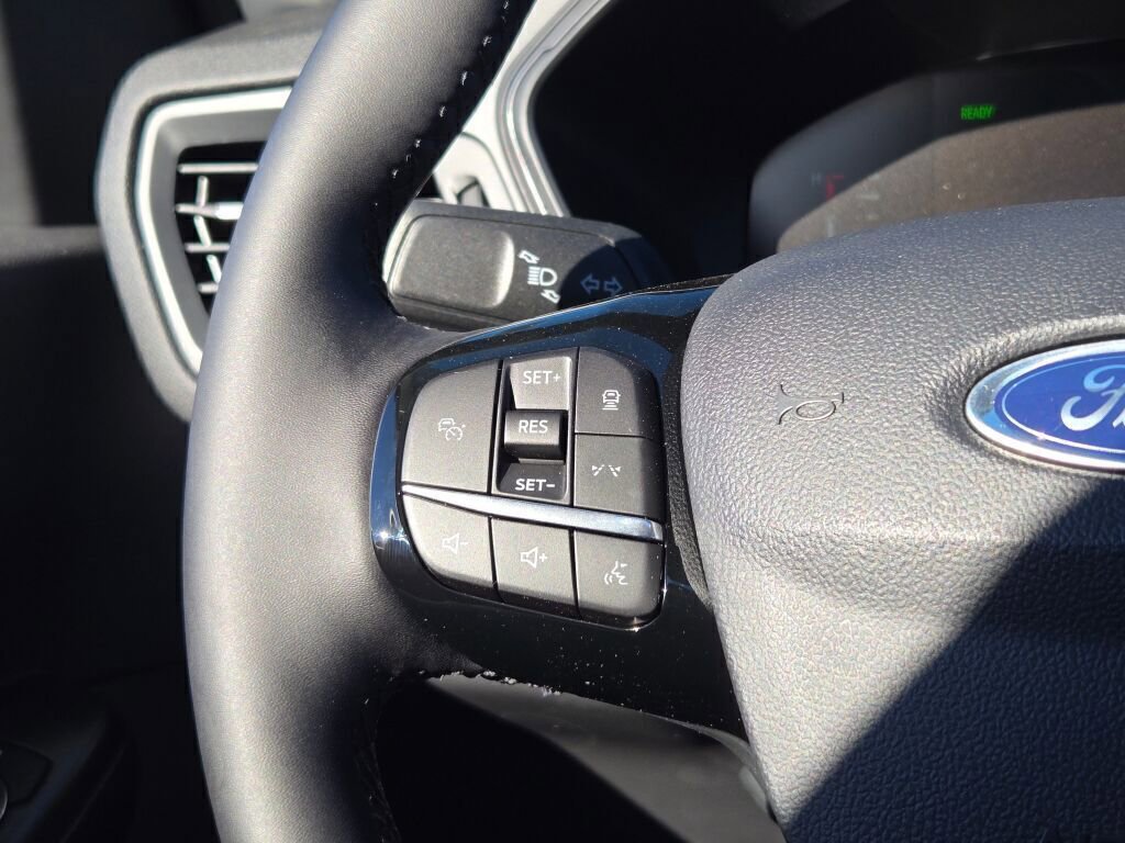 New 2025 Ford Escape SE image 37