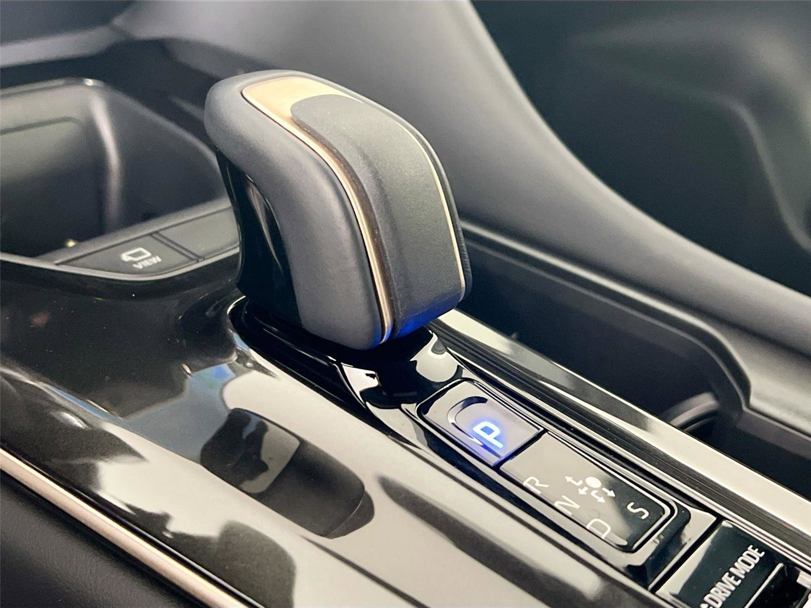 Used 2025 Toyota Crown Signia w/ Advanced Technology Package image 17