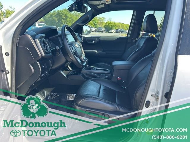 Used 2020 Toyota Tacoma TRD Sport w/ TRD Premium Sport Package image 9