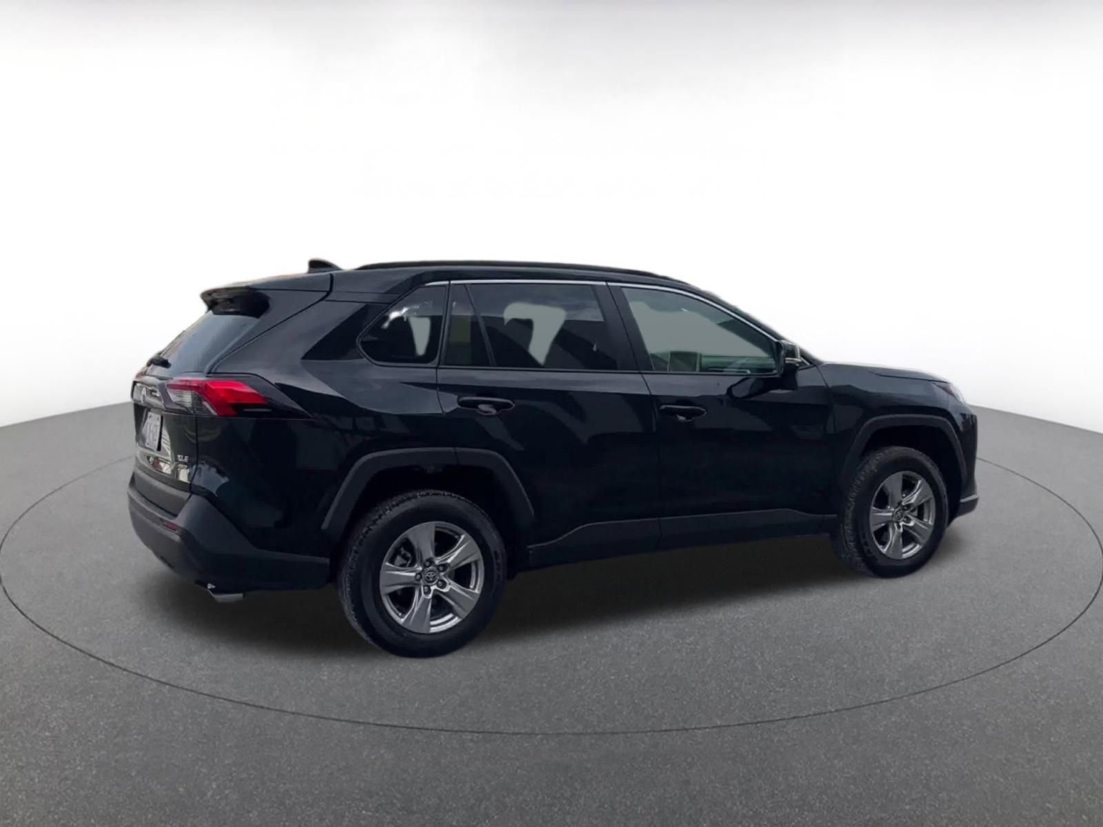 Used 2025 Toyota RAV4 XLE image 14