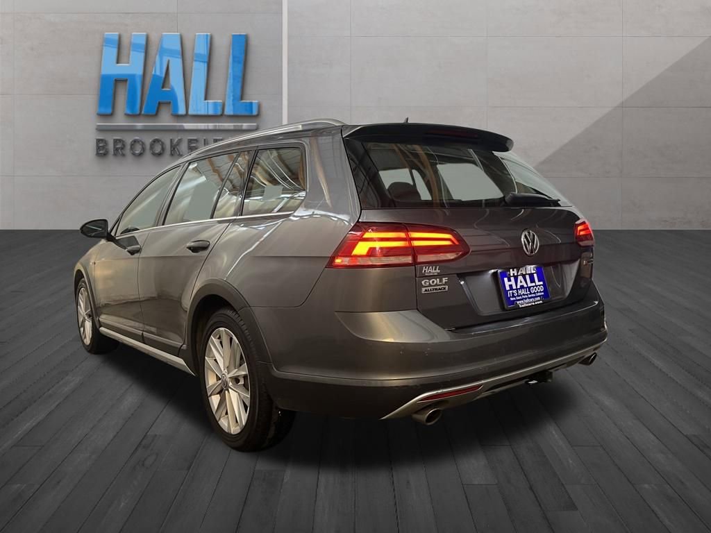Used 2019 Volkswagen Golf Alltrack S image 3