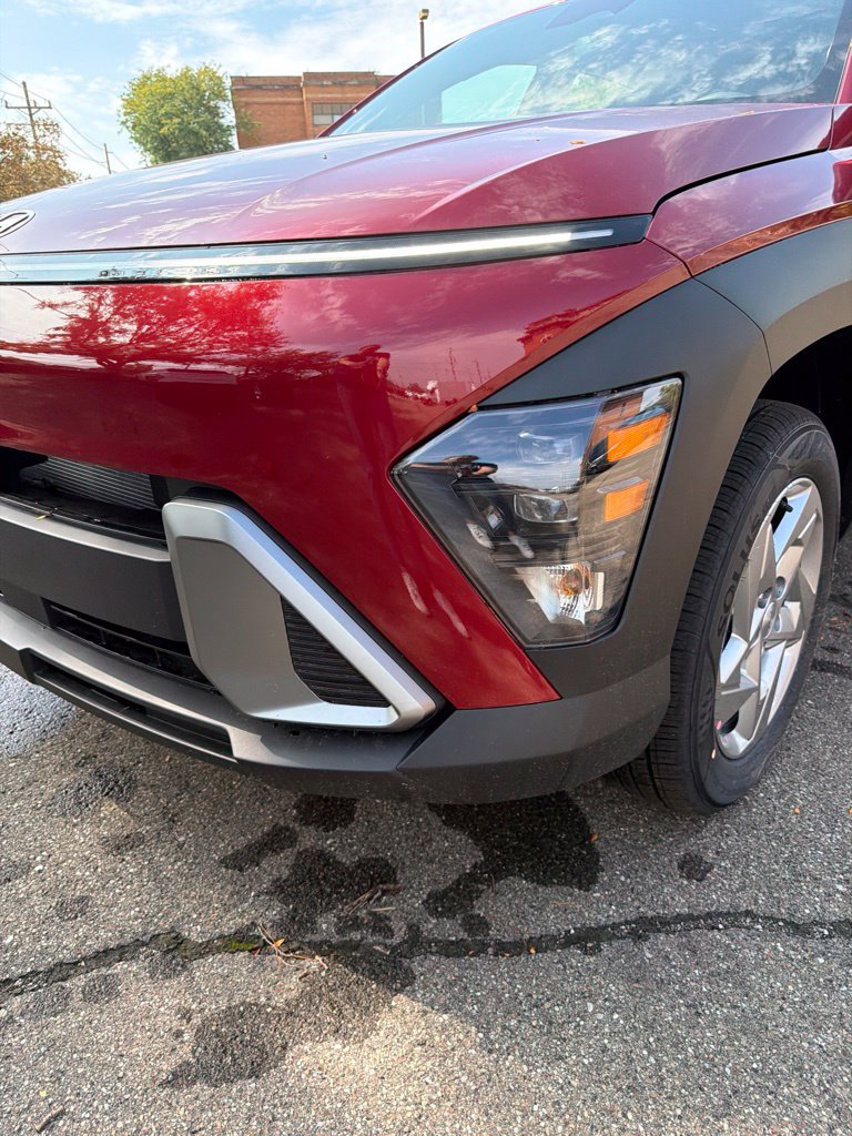 New 2027 Hyundai Kona SE AWD/4WD image 9