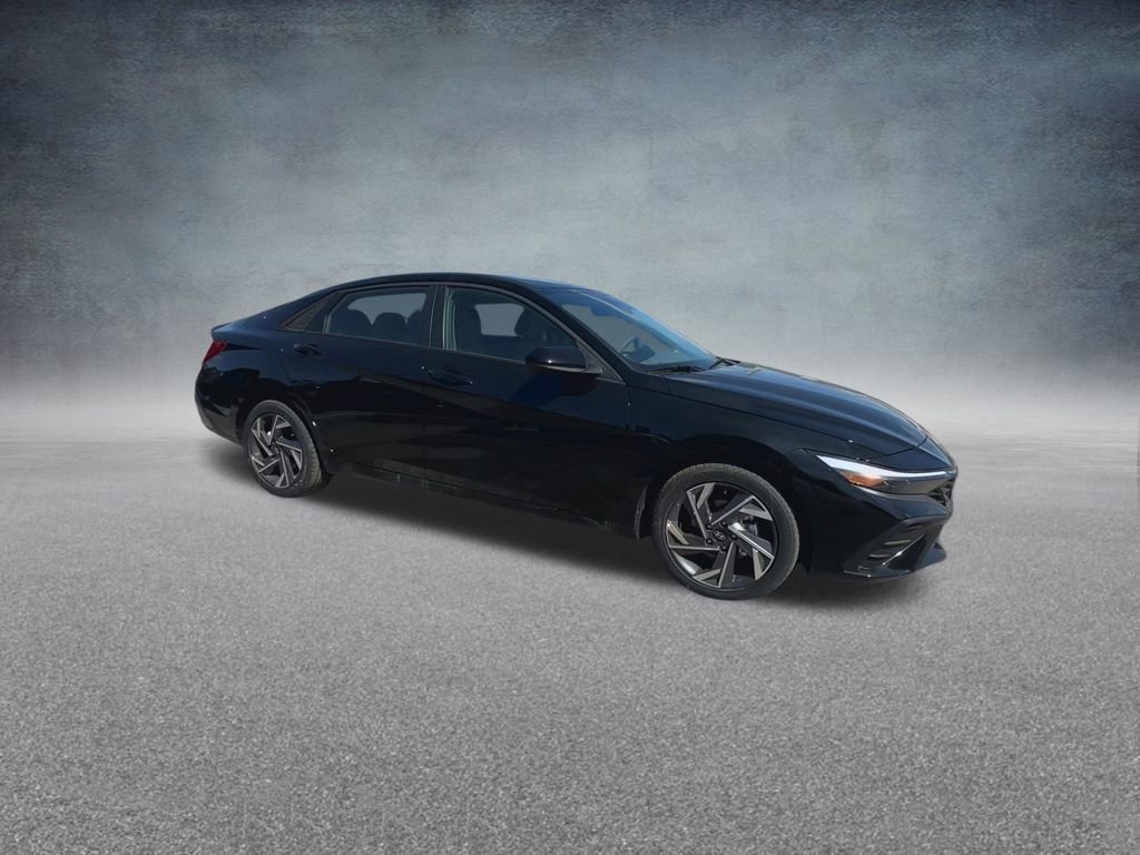 Used 2025 Hyundai Elantra Sport image 27