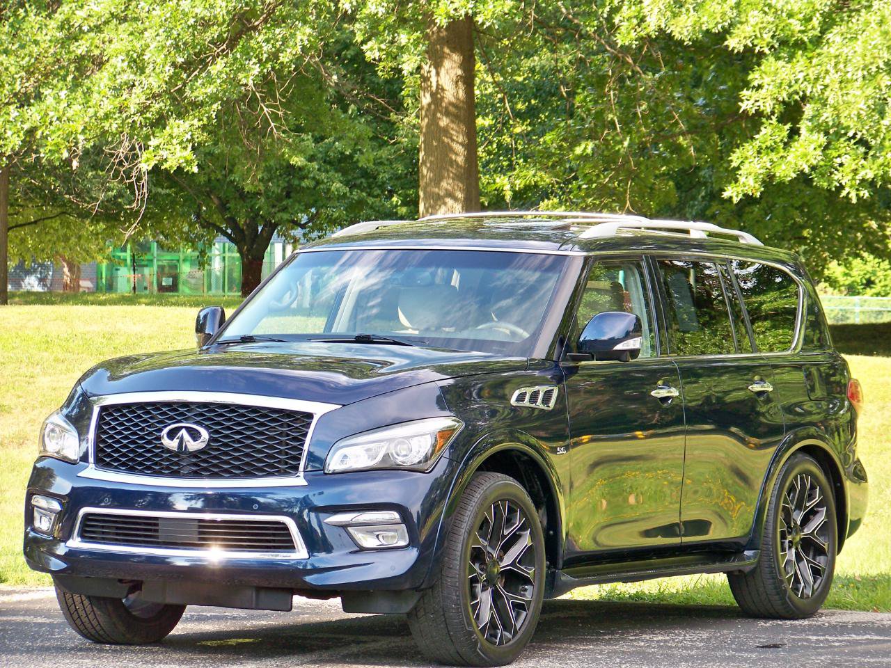 Used 2015 INFINITI QX80 4WD w/ 22" Wheel Package