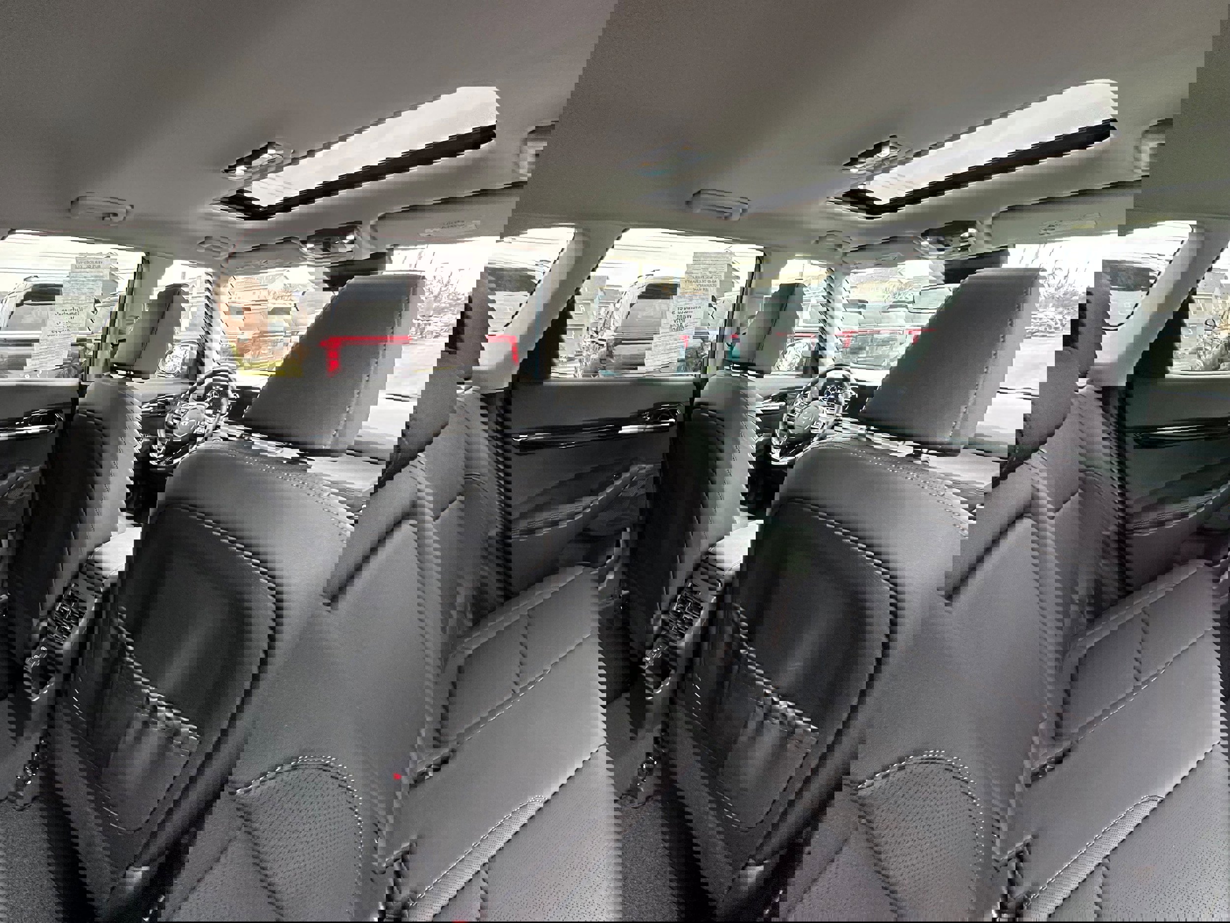 Used 2024 Kia Seltos EX image 15