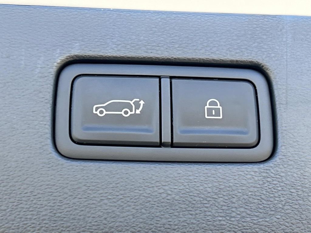 New 2026 Hyundai Ioniq 9 SE w/ Tow & Go Package image 13