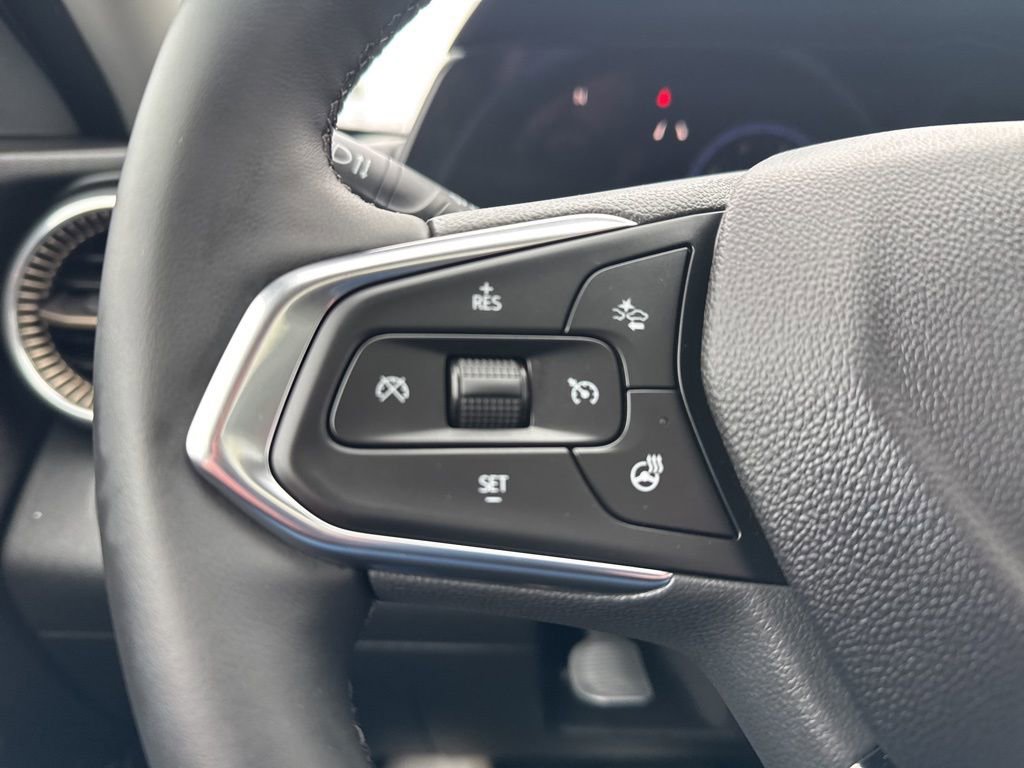 Used 2024 Chevrolet Trax ACTIV w/ Sunroof Package image 13