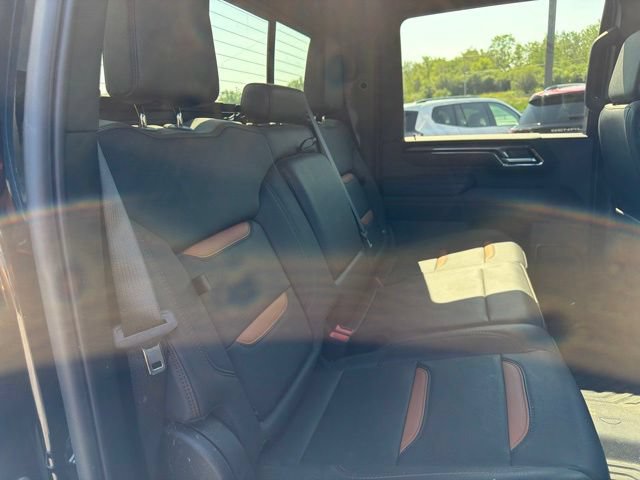 Used 2024 GMC Sierra 2500 AT4 w/ AT4 Preferred Package AWD/4WD image 15