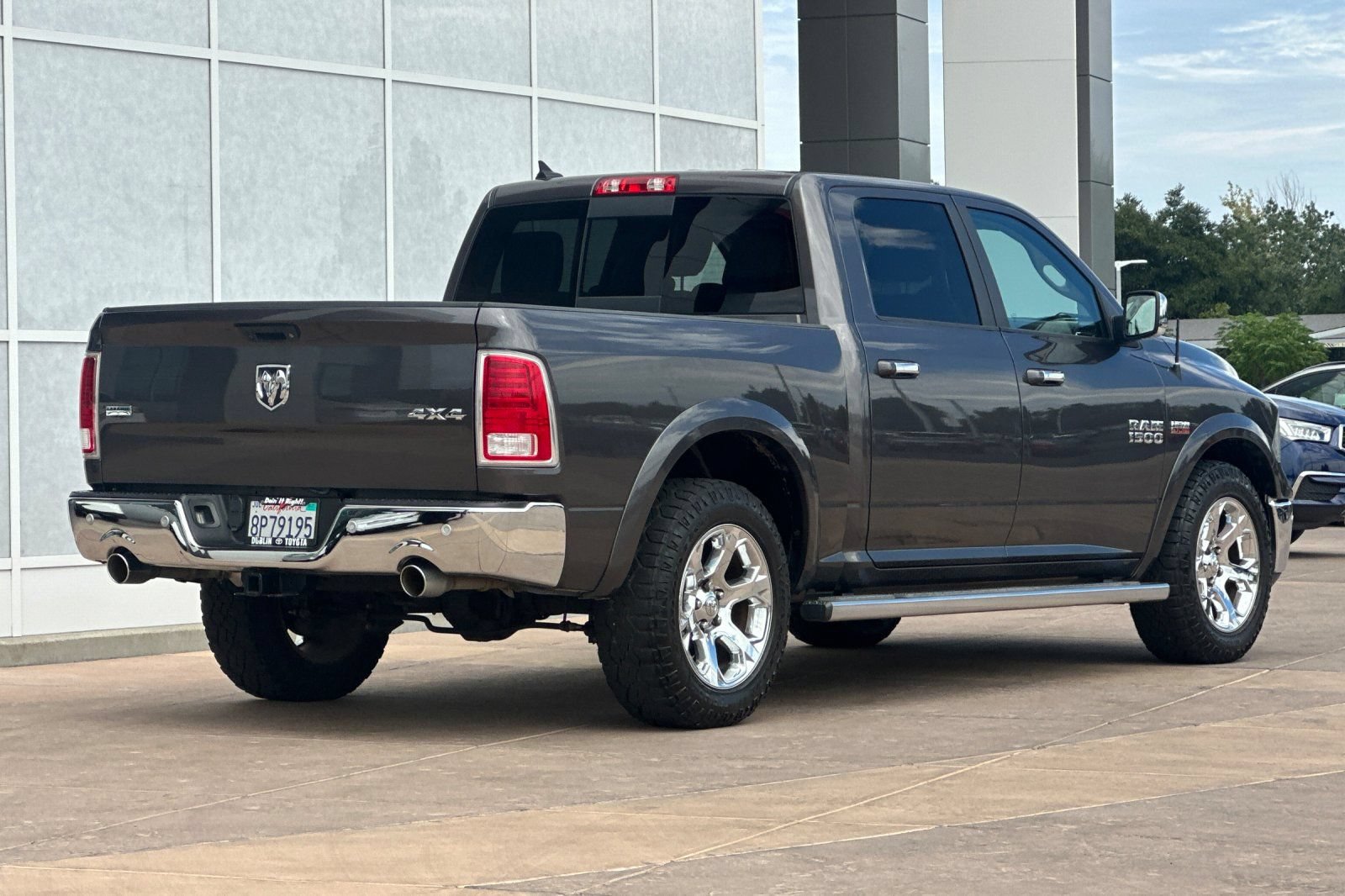 Used 2014 RAM 1500 Laramie w/ Convenience Group AWD/4WD image 4