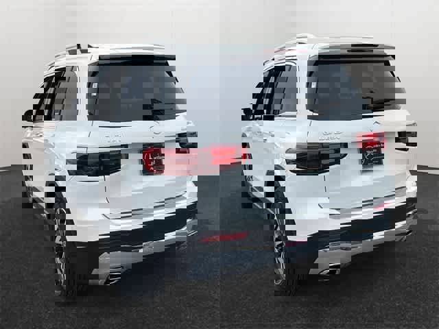 Used 2025 Mercedes-Benz GLB 250 4MATIC image 7