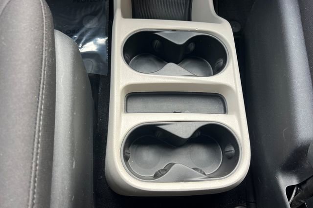 Used 2023 Chrysler Voyager LX image 39