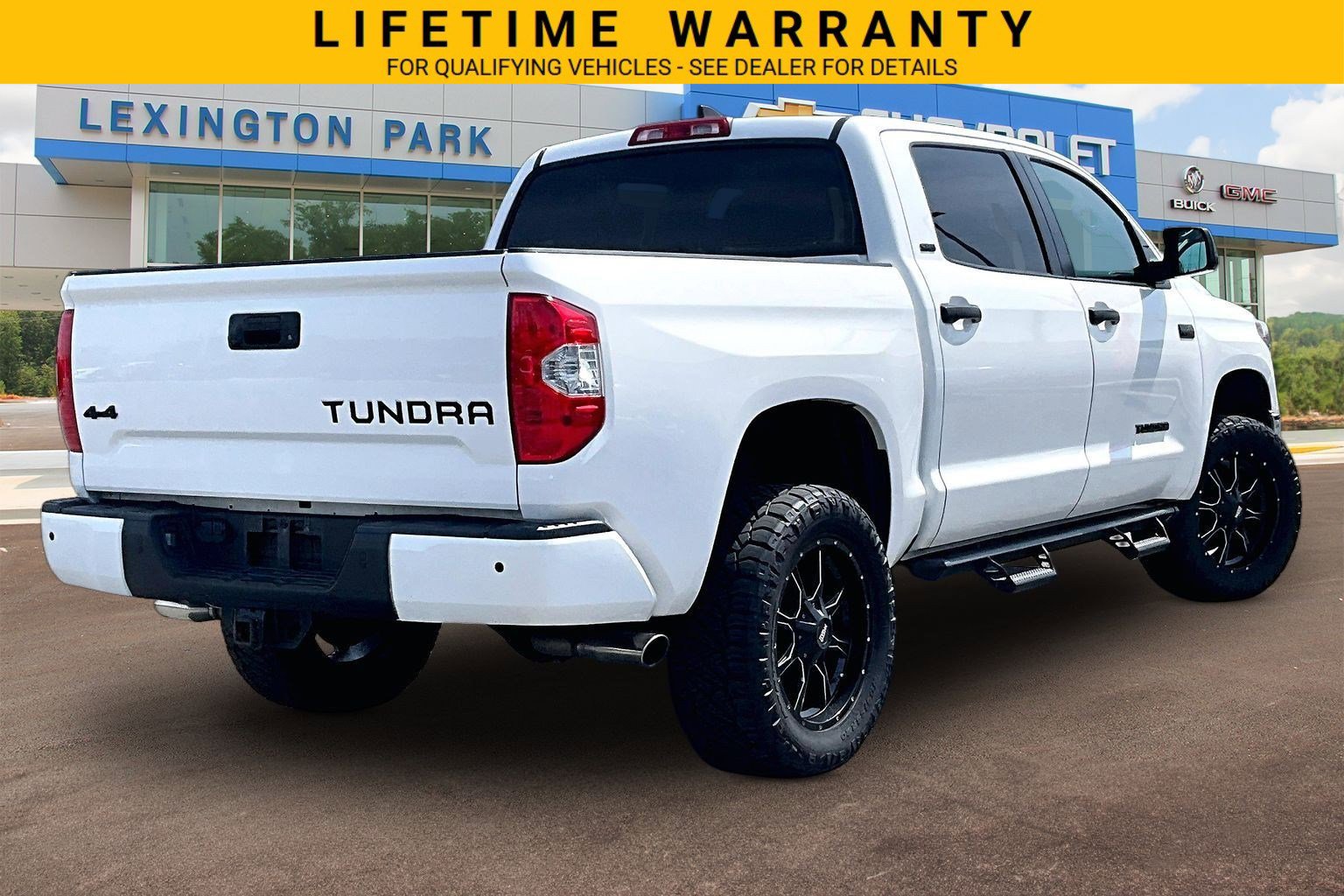 Used 2020 Toyota Tundra SR5 w/ SR5 Convenience Package AWD/4WD image 13