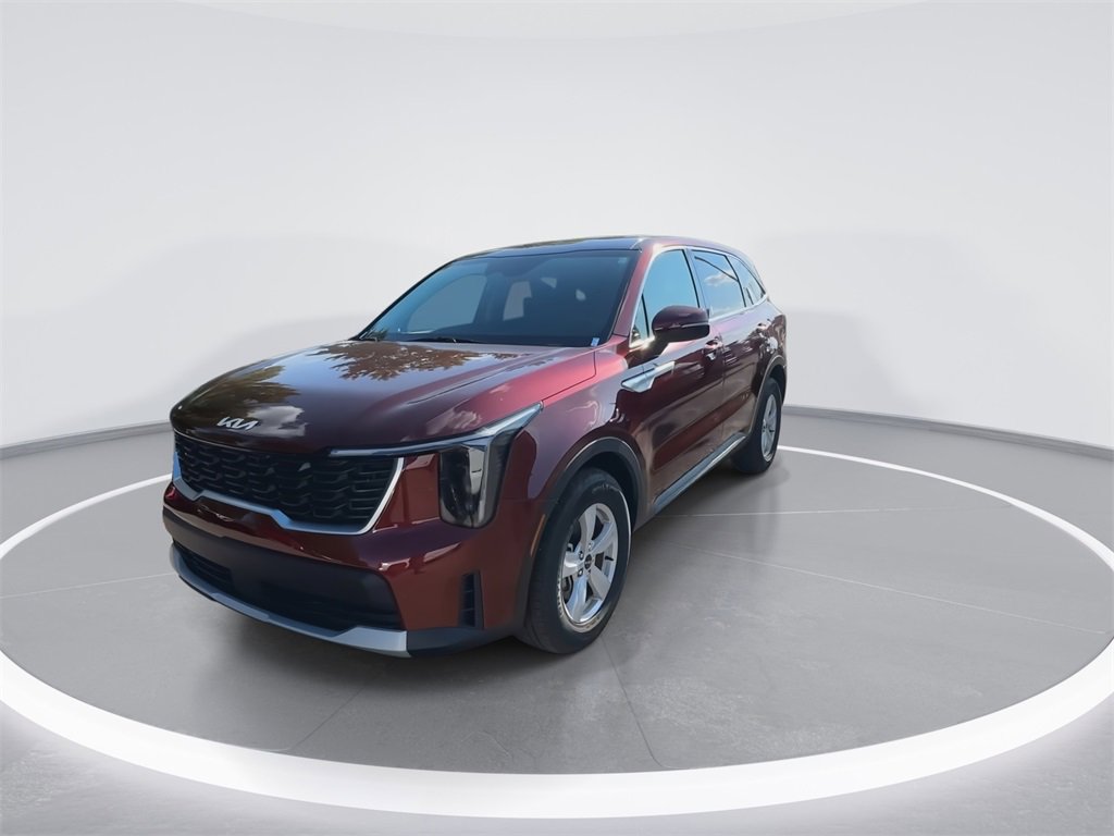 Used 2025 Kia Sorento LX image 4