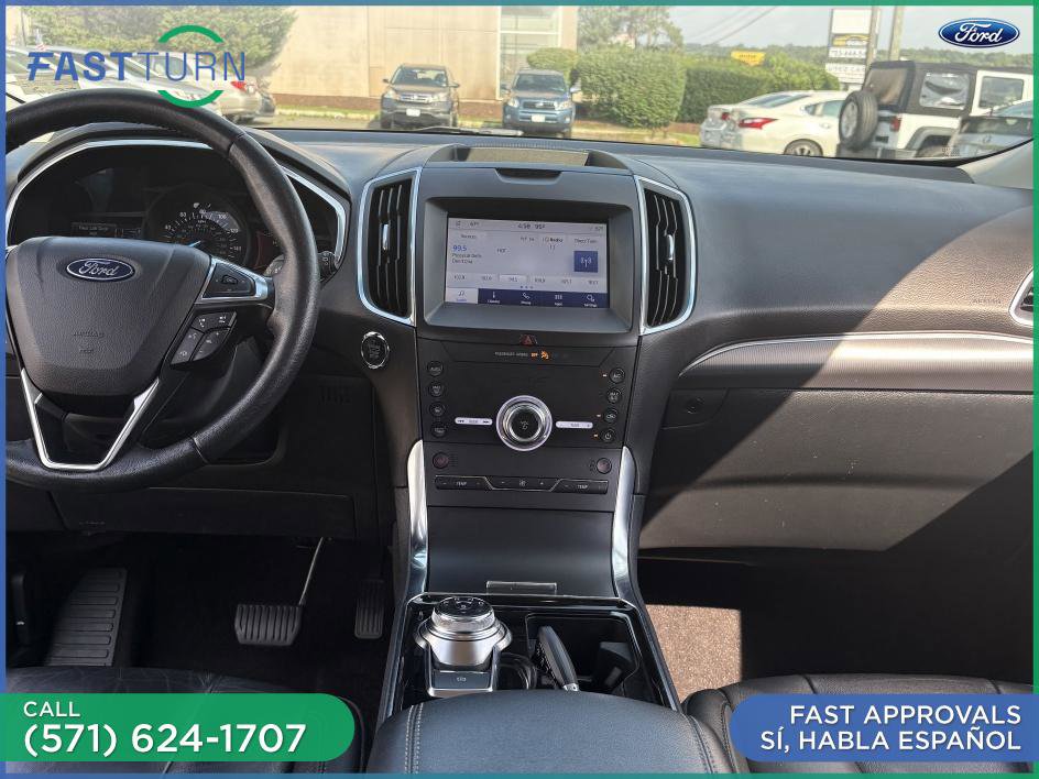 Used 2020 Ford Edge Titanium image 16