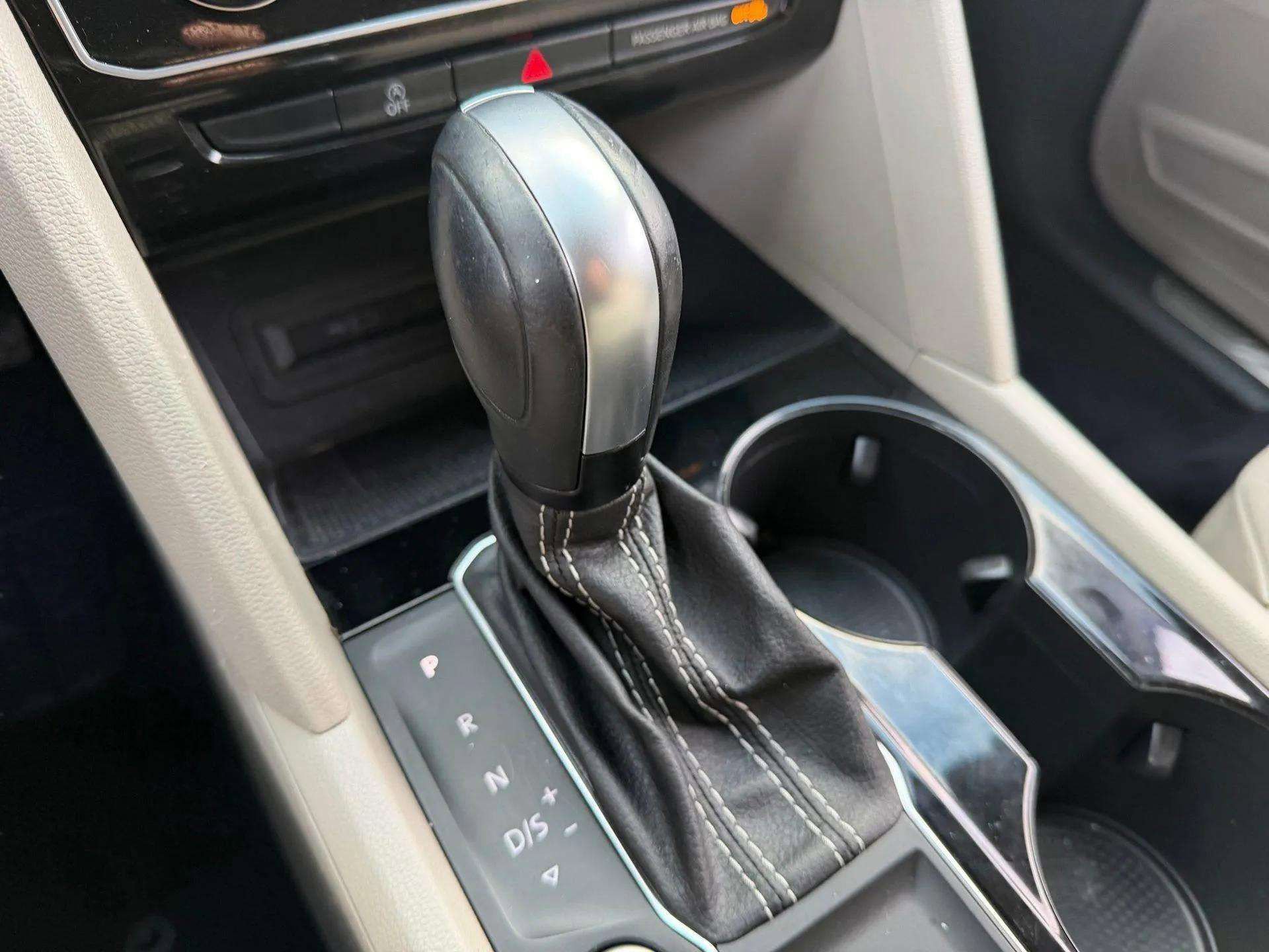 Used 2022 Volkswagen Atlas SE image 40