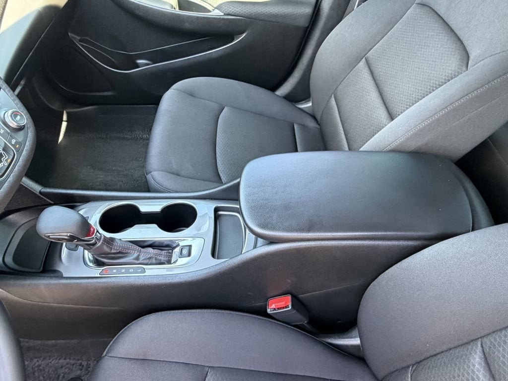 Used 2025 Chevrolet Malibu RS FWD image 19