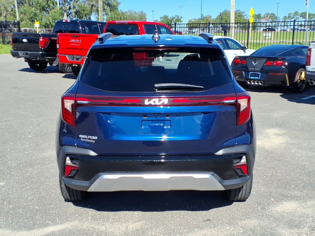 Used 2024 Kia Seltos EX FWD image 6