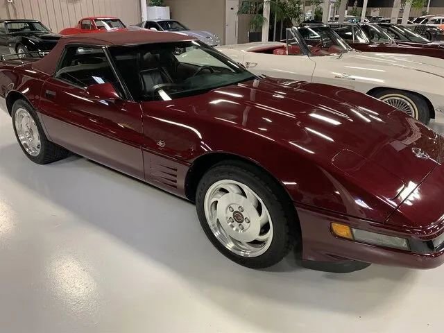 Used 1993 Chevrolet Corvette Convertible 2D image 3