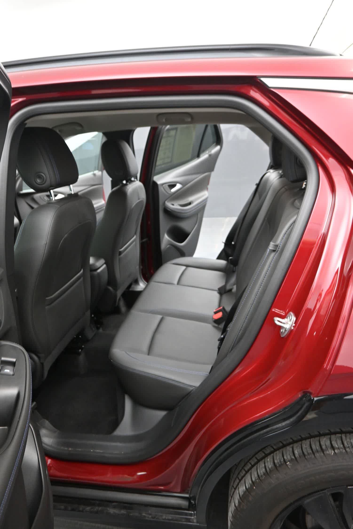 Used 2025 Buick Encore GX Sport Touring w/ Advanced Technology Package AWD/4WD image 18