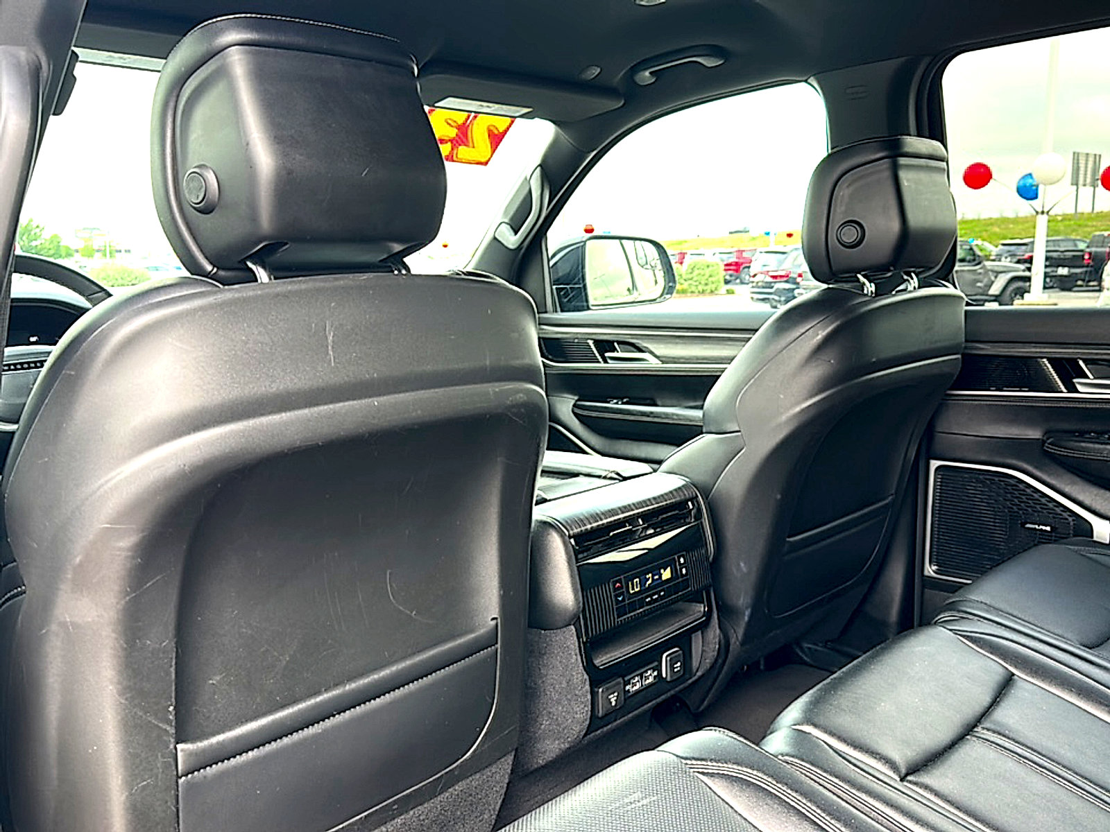 Used 2024 Jeep Wagoneer Series II w/ Flexible Seating Group RWD image 17