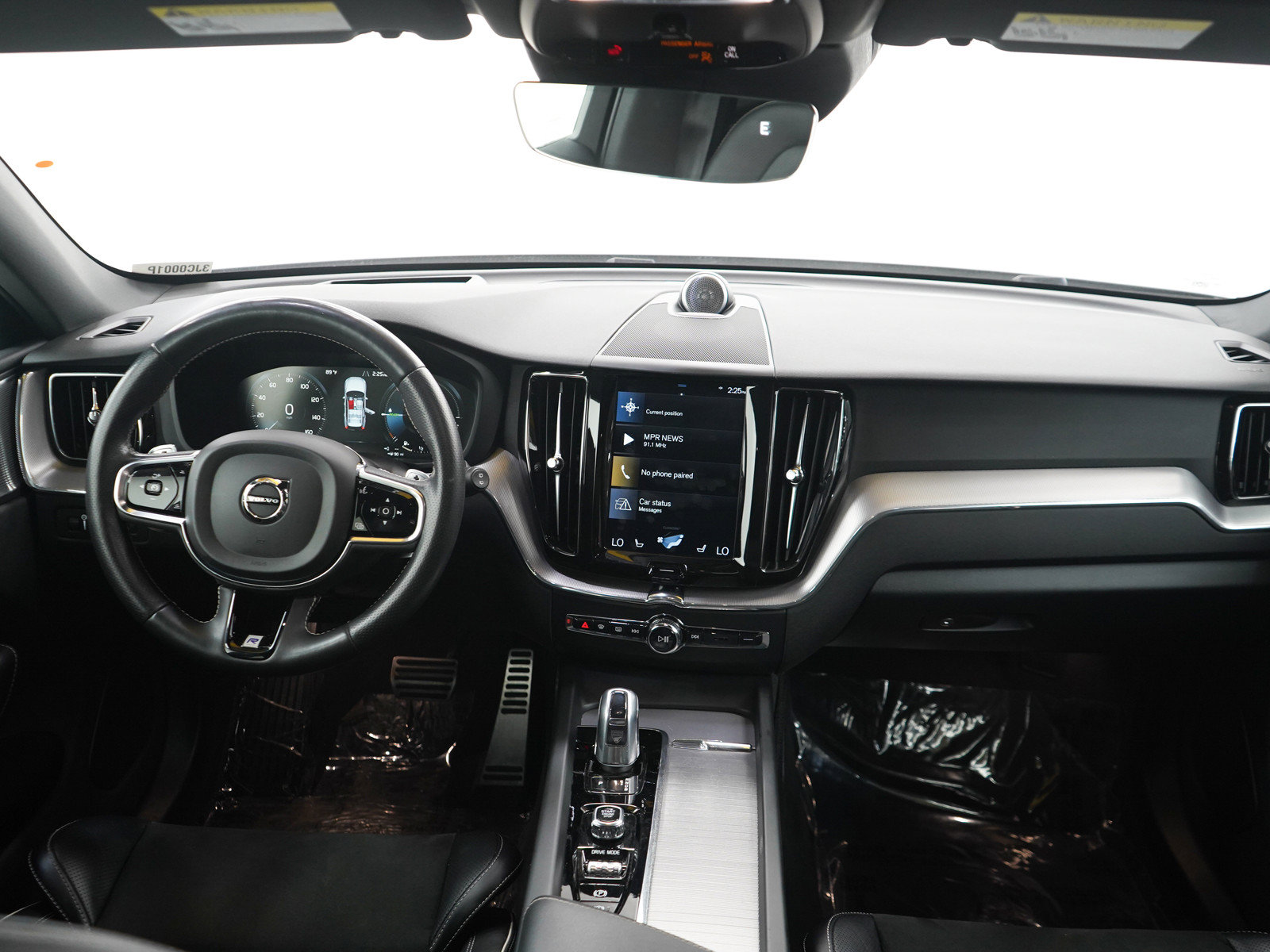 Used 2019 Volvo XC60 T8 R-Design w/ Advanced Package AWD/4WD image 13