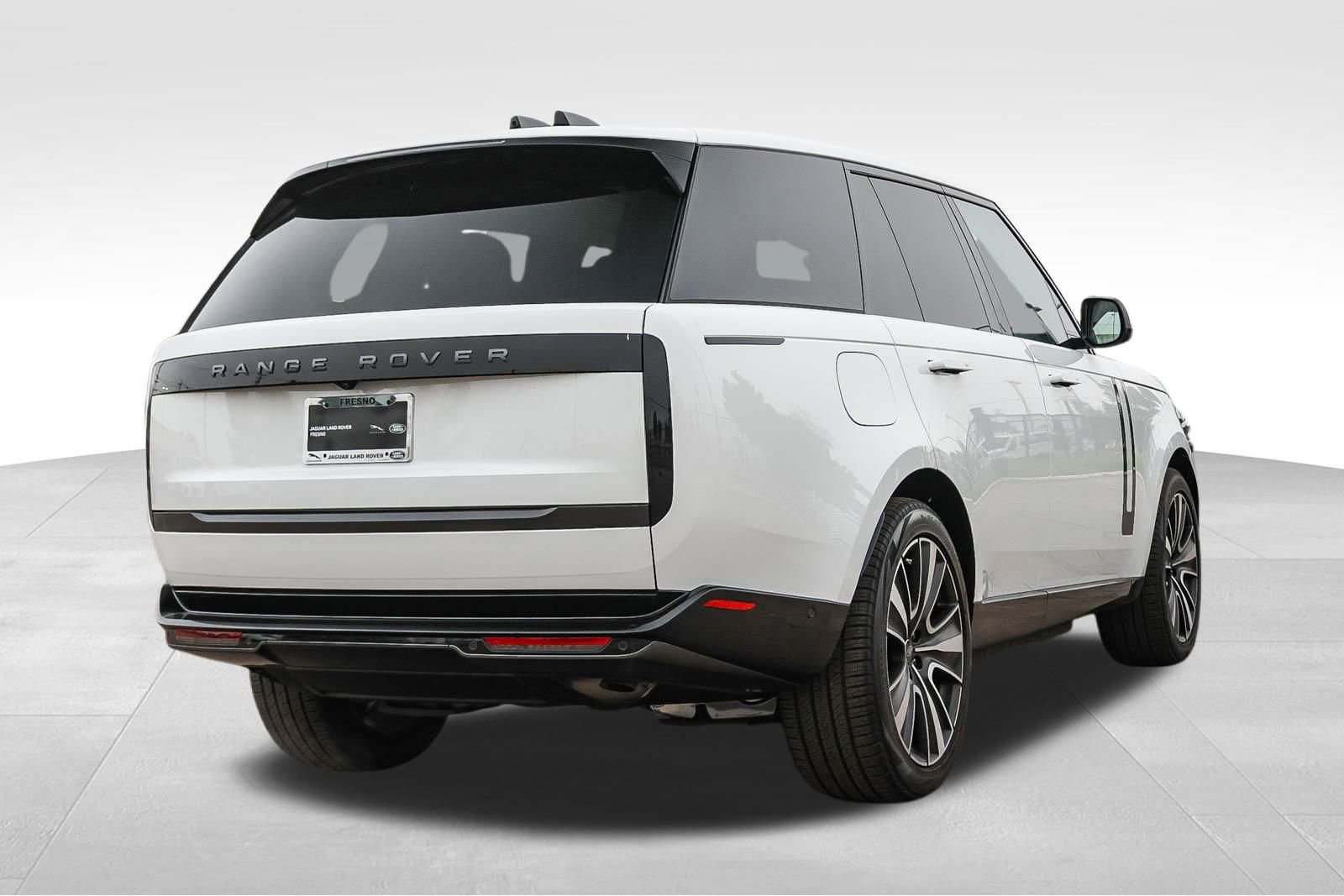 New 2025 Land Rover Range Rover SE AWD/4WD image 4