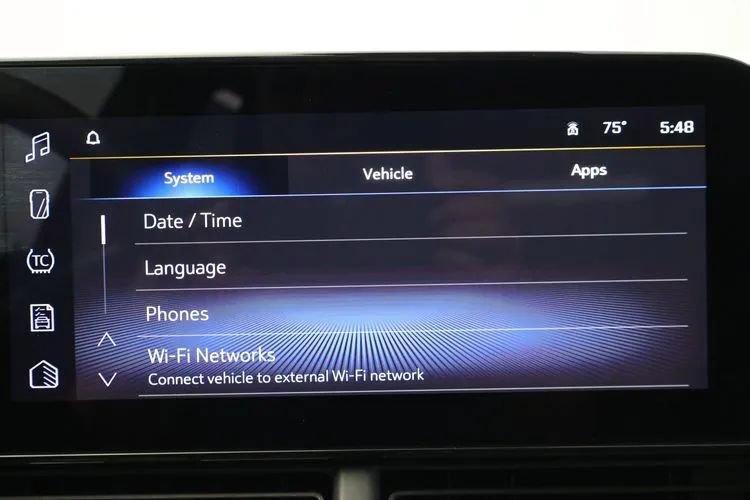 Used 2025 Chevrolet Trax LT FWD image 31