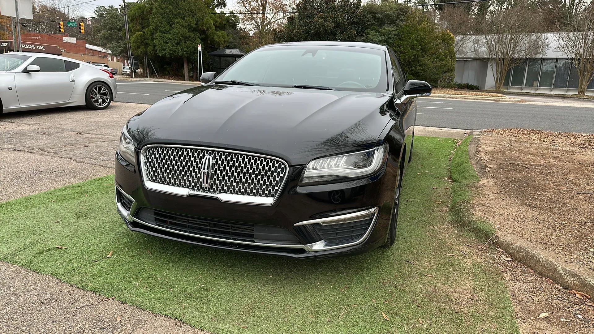 Used 2017 Lincoln MKZ Reserve w/ Climate Package image 4