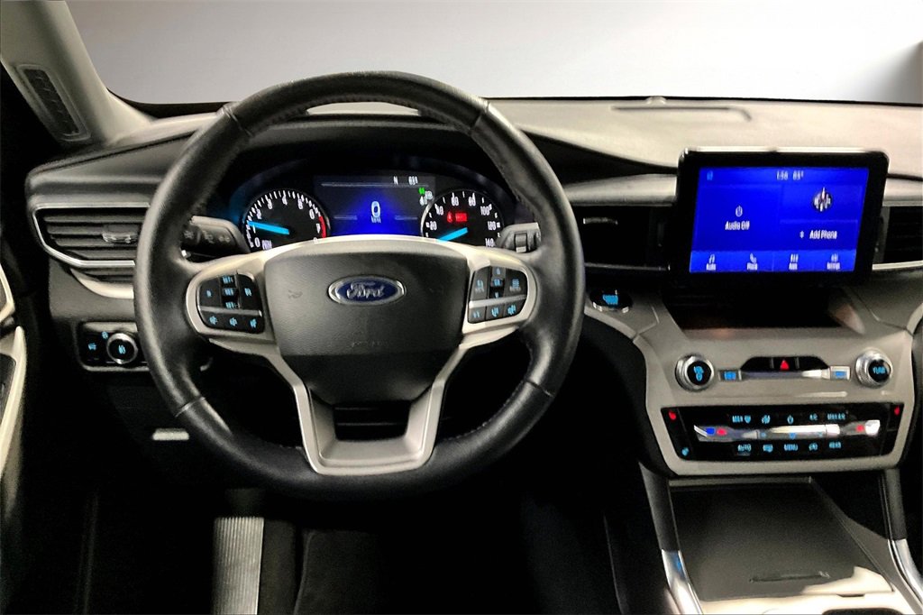 Used 2023 Ford Explorer XLT w/ Equipment Group 202A image 8