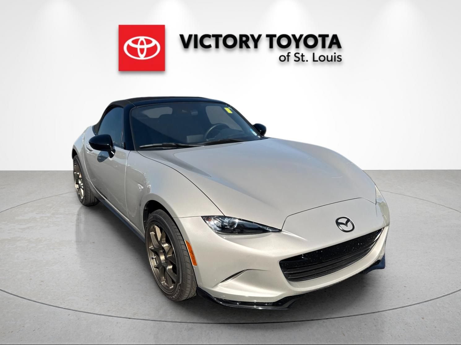 Used 2023 MAZDA MX-5 Miata Club w/ Weather Package RWD image 1