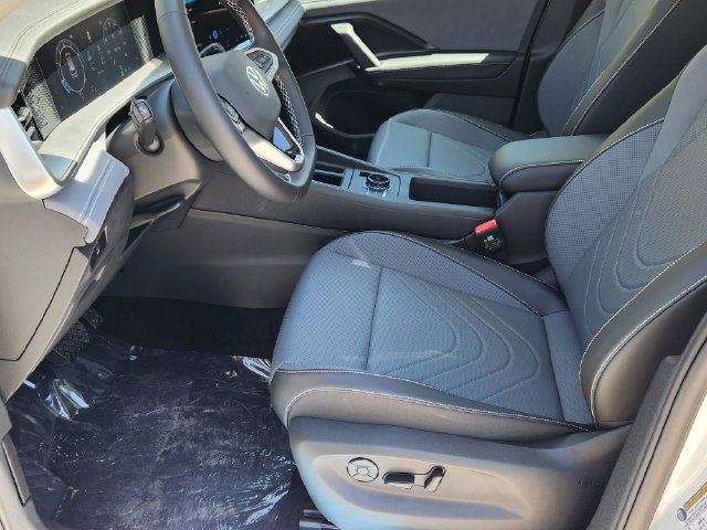 New 2026 Volkswagen Tiguan SE AWD/4WD image 8