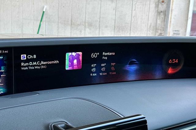 Used 2024 Lincoln Nautilus Premier w/ Equipment Group 102A image 24