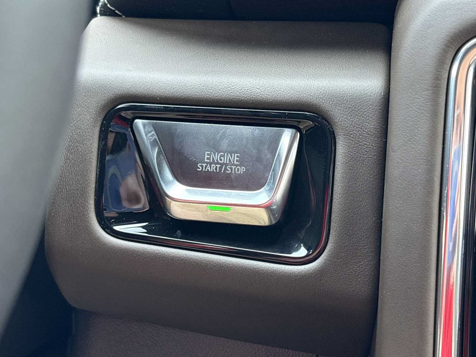 New 2026 GMC Yukon Denali Ultimate AWD/4WD image 8